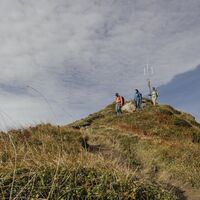 Auf dem Gipfel des Piz Mundaun gibt es eine Aussichtsplattform