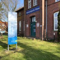 Station am Nationalpark-Haus in Dangast. Das Schaufenster in die Natur des Wattenmeeres mit verschiedenen Ausstellungen.