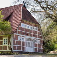 Undeloh ist eine Station des Leine Heide Radwegs