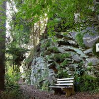Abesserschlucht mit Gedenktafel