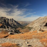 Blick vom oberen Ende des Val Döss Radond in Richtung Val Mora. Der Aufstieg zum Piz Praveder beginnt hier.