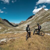 Der Blick vom Pass hinunter ins Val Suvretta