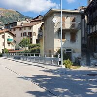 In Muggio bei 12.3 km rechts in die Unterführung unter der Straße fahren