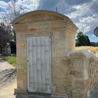 photos bwt 310x330 - 5