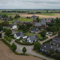 Blick auf die St. Martinus Kirche in Mehr
