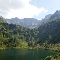 beim Hüttensee bietet sich nochmal ein Blick zum Gipfel der Hochwildstelle