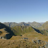 links Kleinhansl und Großhansl - rechts der Hohenwart