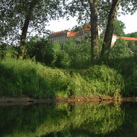 Burg Creuzburg von der Werra aus