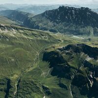 Tomülpass mit Blick ins Safiental