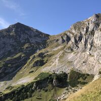 Blick vom Krumpenhals auf den weiteren
Weg Richtung Reichenhals