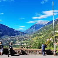 Blick auf das Schloss Tirol