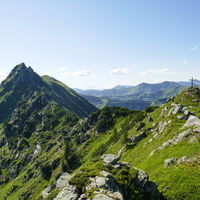 Rechts das Franzosenkreuz, links hinten die Mittlere Gstemmerspitze