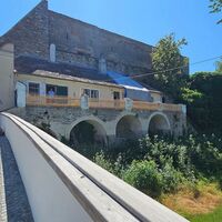 Stadtmauer mit Graben