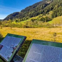 Aussichtsplattform mit Informationen