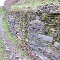 Schiefer-Trockenmauer am Ungsberg