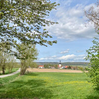 Bank Richtung Jüdischer Friedhof und Aussicht auf Berkach