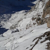super Trittschnee, jedoch darunter teils Blankeis - die Steigeisen absolut notwendig