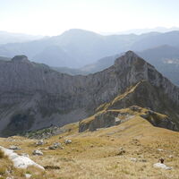 Rückblick zum Hochhäusl, Petra unten bei der kurzen felsigen Passage