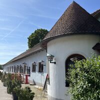 Dornbacherhof in Dornbach (ab 9 offen, Mi+Do Ruhetag)