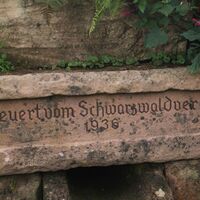 Enzquelle Gompelscheuer - Gedenkstein