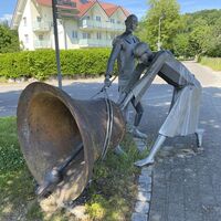 Statue zur "Versunkenen Glocke" in Illmensee