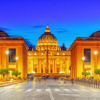 Petersplatz und Petersdom - Vatikanstadt am Abend