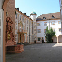 Blick ins Schloss Ettlingen aus dem Osttor