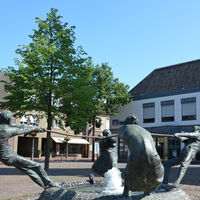 Uedem Markt mit Brunnen