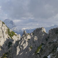 die Sonne steht schon tief
