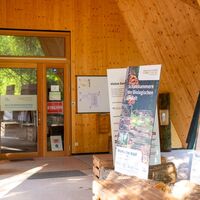 Das Waldinformationszentraum bietet viele Infos rund um den Urwald
