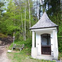 Von der "Kleiner-Kapelle" an der B 158 sind es noch 10 Minuten zur Bushaltestelle.