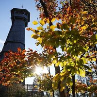 Ringwarte Hartberg in herbstlicher Sonne