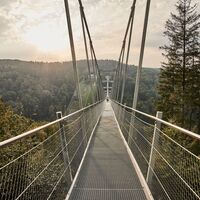Skywalk Willingen im Gegenlicht
