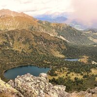 Blick vom Großen Hengst auf beide Scheibelseen