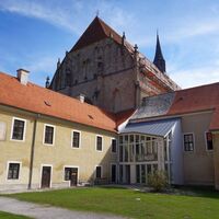 Naturmuseum Neuberg mit Münster