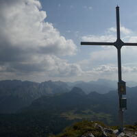 das Gipfelkreuz des Brandstein