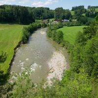 Sitter oberhalb der Wannenbrücke