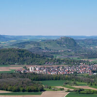 Blick auf das Hegauer Kegelspiel von der Chroobachhütte