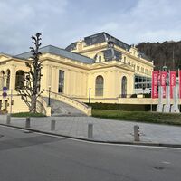 Dann durchs Badner Stadtgebiet, hier das berühmte Casino
