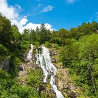 Der Todtnauer Wasserfall mit seiner beeindruckenden  Fallhöhe