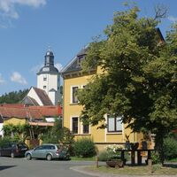 Pohlitz mit Kirche