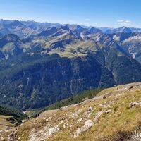 Ausblick Richtung Südwesten in die Liegfeistgruppe