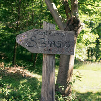 Die künstlerische Beschilderung des Weges nach San Biagio di Civo