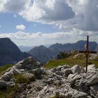 das kleine Gipfelkreuz auf der Kleinen Laserzwand