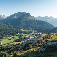 Blick auf Maloja, dem Endpunkt der Bernina Tour Schweiz