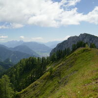 langgezogener Gipfelkamm am Sonnwendköpperl