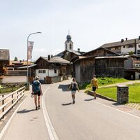 Ankunft im Dorf Brigels