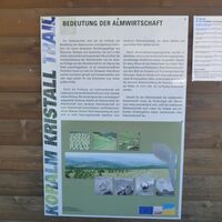 Infotafel Koralm Kristall Trail bei Peterer Hütte