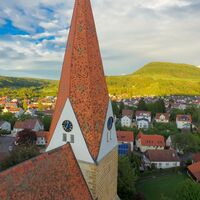 Blick von der  Johanneskirche zum Hohenstein