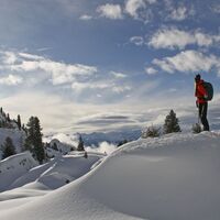 mit Schneeschuhen unterwegs am ORTOVOX Tourenlehrpfad Rofan
